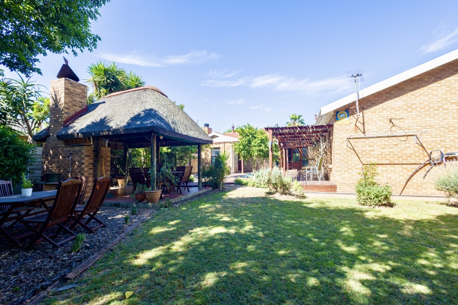 4 Bedroom Property for Sale in Sonstraal Heights Western Cape